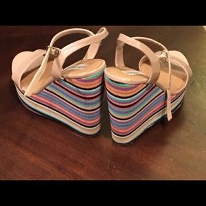 Size 8. Steve Madden multiple colored 5” platform